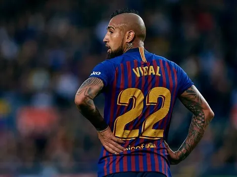 Mục tiêu số 1 của Inter thừa nhận không hạnh phúc ở Barca