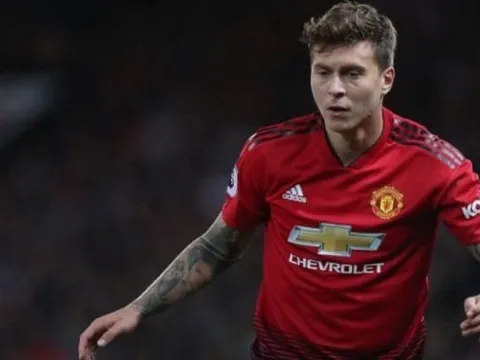 Hé lộ yếu điểm của Lindelof khiến Solskjaer phải chiêu mộ Varane