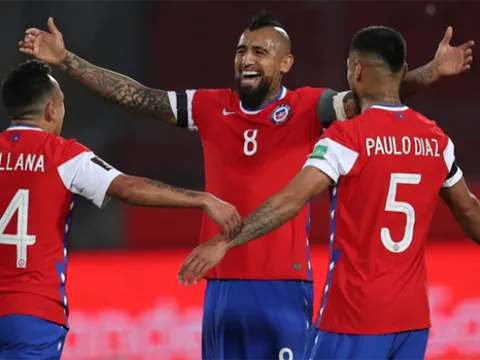 Vidal lập siêu phẩm 25m, Chile thắng nhẹ nhàng Peru trên sân nhà