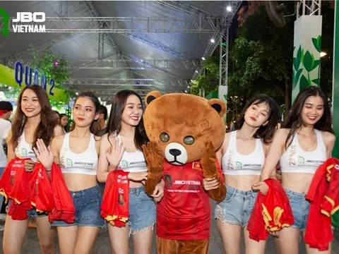 Việt Nam vô địch SEA Games: Người hâm mộ tại sân Hoa Lư và toàn Việt Nam ăn mừng lịch sử!