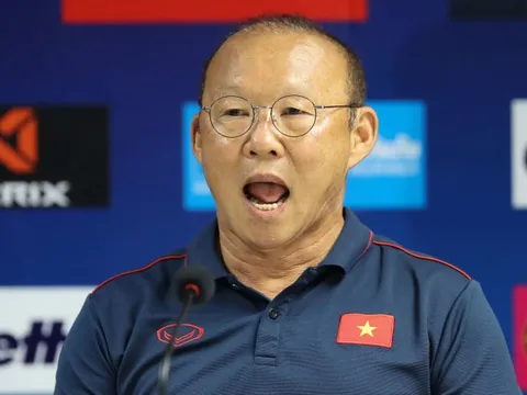 CĐV Việt Nam: 'Park Hang-seo đích thị là HLV tàn nhẫn nhất lịch sử bóng đá thế giới'