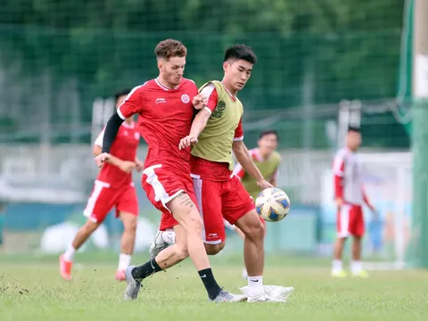 Danh Trung, Nhâm Mạnh Dũng tập sung chờ đấu AFC Cup 2022