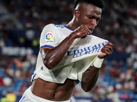 Vinicius tiếp tục ghi điểm với NHM Real Madrid