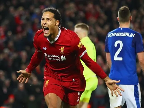 Virgil van Dijk và những ngôi sao hàng thủ được vinh danh