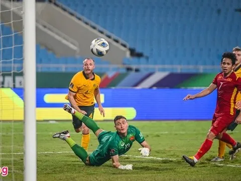 Văn Lâm khó dự trận gặp Oman và Nhật Bản