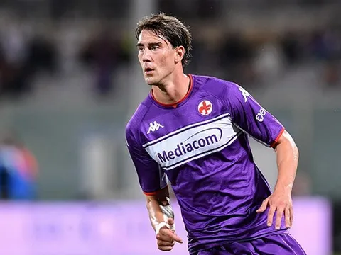 Nâng giá kỷ lục, Vlahovic chỉ cách Arsenal một cái gật đầu