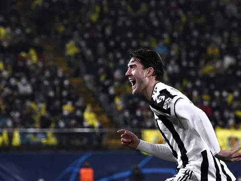 Vlahovic đi vào lịch sử Juventus tại Champions League
