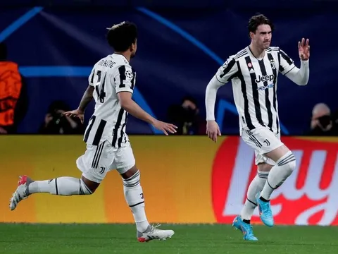 Vlahovic ghi bàn trong lần đầu ra sân ở Champions League
