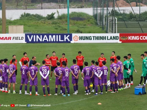 Tuyển Việt Nam thiết quân luật trước trận gặp Oman