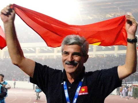 VN vô địch SEA Games, HLV Calisto gửi thông điệp đến thầy Park và các học trò