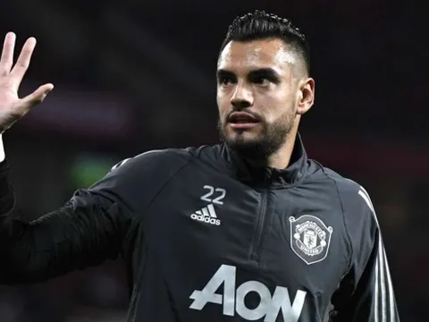 Vợ thủ thành Romero "chửi thẳng" ban lãnh đạo Man Utd