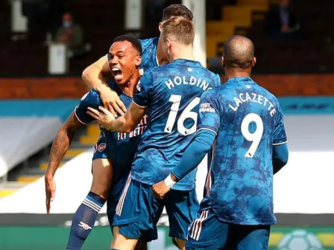 "Với 2 cái tên ấy, Arsenal đang sở hữu cặp trung vệ tốt nhất NHA"