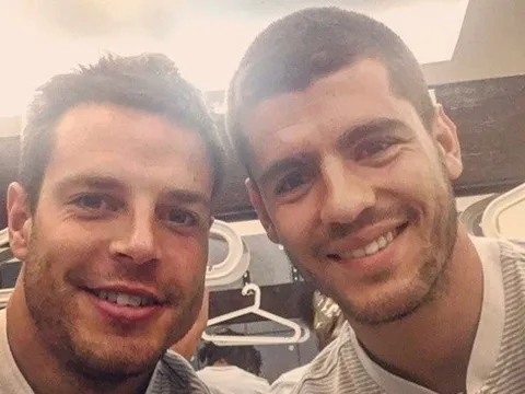 Với Morata và Azpilicueta, Xavi đang muốn TBN hóa Barca