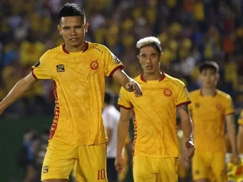 Cựu sao ĐT Việt Nam nổ súng, Thanh Hoá giành vé tham dự V-League 2020