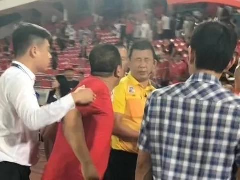 Vụ trọng tài bị nhổ nước bọt: "Tôi cũng chỉ vì yêu đội bóng"