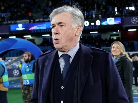 Vừa bị sa thải, Ancelotti đã được Arsenal chèo kéo
