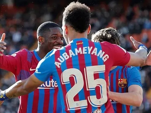 Vừa đến, Aubameyang giúp Barca giải quyết kẻ nổi loạn