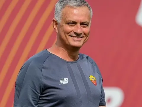 Vừa đến Roma, Mourinho đưa "án tử" cho 8 cái tên