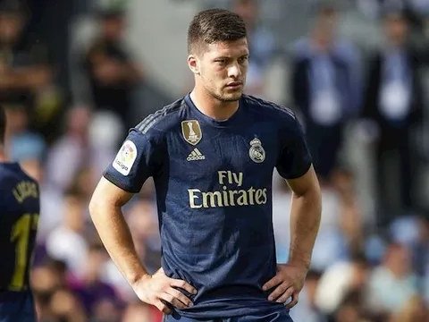 "Vua dội bom" sẵn sàng khăn gói đến Madrid, Real có người thay Luka Jovic!