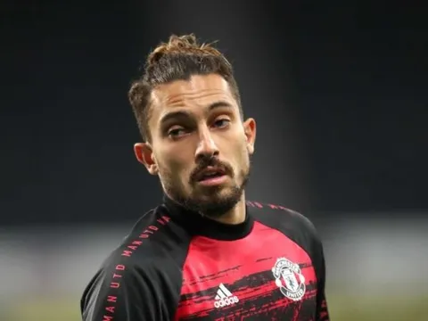 Vừa ra mắt, tân binh Man Utd được huyền thoại Robson khen hết lời