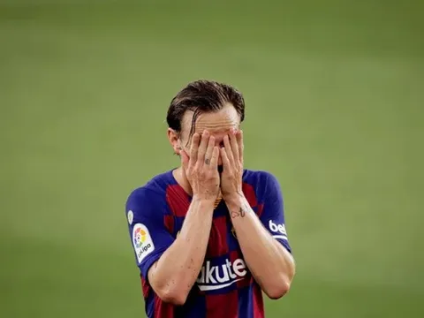 Vừa rời Nou Camp, "trụ cột ăn 3" lên tiếng chỉ trích Barcelona