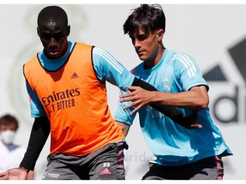 Vừa thua ở cúp C1, Zidane lại căng não vì cuộc đua La Liga khốc liệt