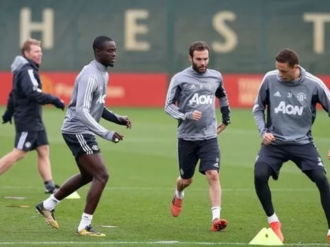 Vừa trở lại, "người bảo hộ pha lê" của Man Utd có động thái khiến tất cả phấn khích