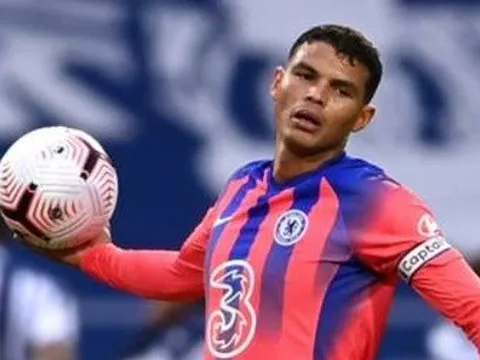 Vừa vào sân, thủ lĩnh Chelsea đích thực lập tức chỉ dẫn Silva và Werner