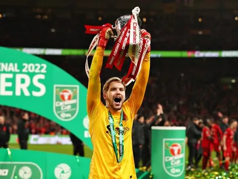 Vừa vô địch, người hùng Liverpool được khuyên rời Anfield