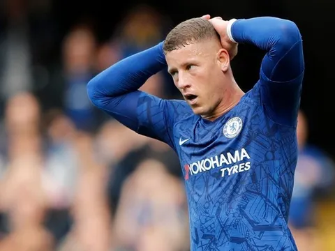 Vung tay quá trán sai lầm, Chelsea đang phải trả giá?