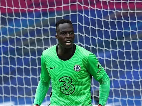 Vượt mặt Alisson, Mendy được vinh danh ở mùa giải NHA 2020/21