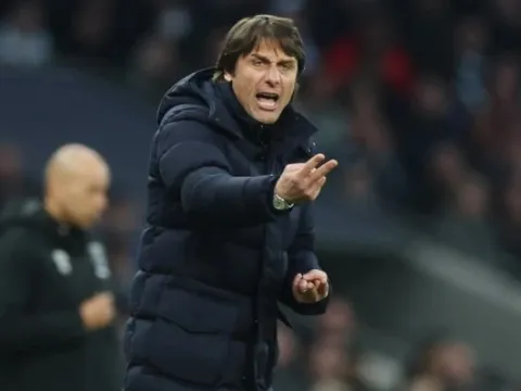 Vượt mặt Man Utd, Conte lên tiếng về cuộc đua với Arsenal