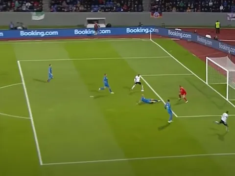 SỐC! Sao Chelsea bỏ lỡ cơ hội khó tin