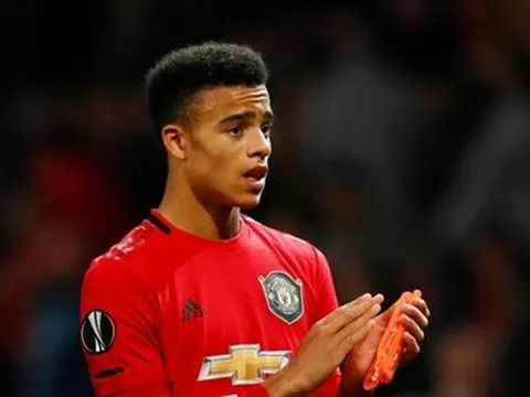 CĐV Man Utd: "Lại chấn thương, bộ họ đánh nhau à?"