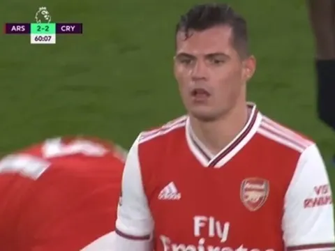 CĐV Arsenal: "Đó gọi là xin lỗi sao?"