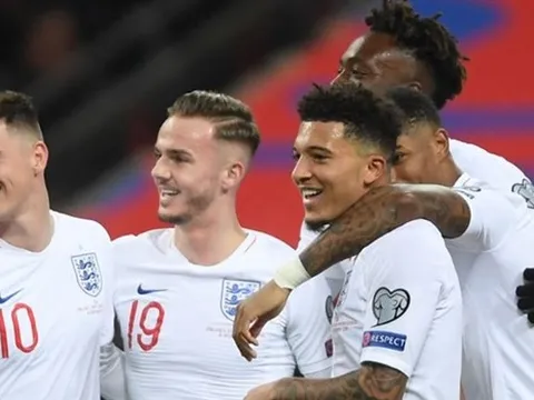 CĐV tuyển Anh: "Ai mua suất lên tuyển cho hắn vậy?"