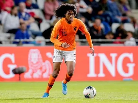 CĐV Chelsea: "Vứt hết hàng thủ đi, tệ hơn cả Arsenal"