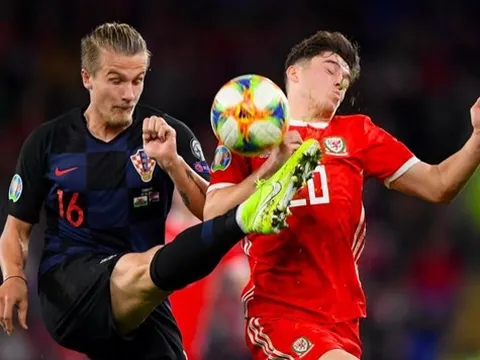 Daniel James bất tỉnh, CĐV Man Utd "điên máu" với Giggs