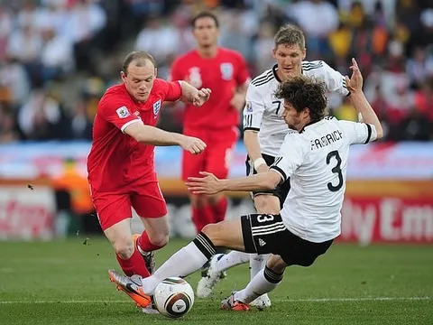 Wayne Rooney: “Tôi thà đấu với Bồ Đào Nha hoặc Pháp”
