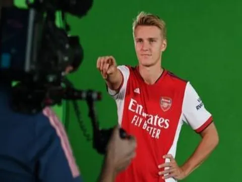 Mikel Arteta nói thẳng về đẳng cấp của Odegaard