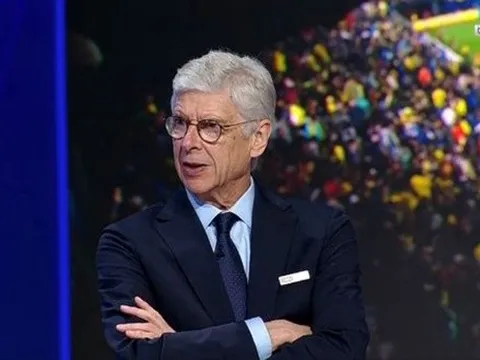 Wenger nhắm đến Salah và Mane sau thất bại của Liverpool