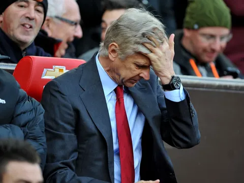 Wenger từng muốn "ăn thua đủ" với phóng viên Sky Sports