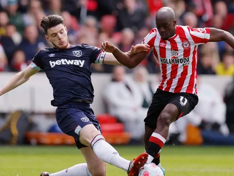 West Ham lỡ cơ hội cắt đuôi Man Utd
