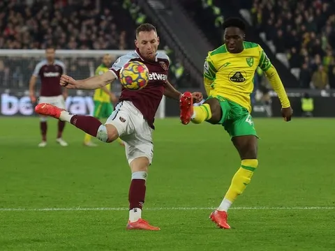 West Ham trở lại tốp 4 Ngoại hạng Anh