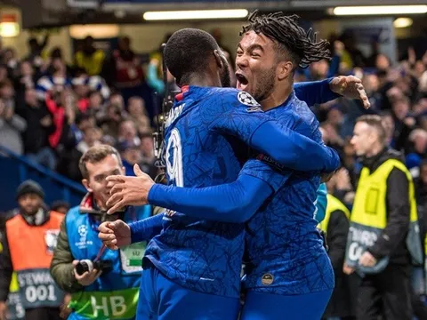 Lampard chỉ nói 1 câu, Chelsea suýt khiến Ajax khóc hận trên đất Anh