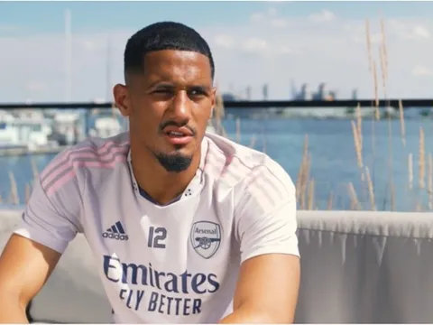 William Saliba tiết lộ cuộc trò chuyện với Mikel Arteta