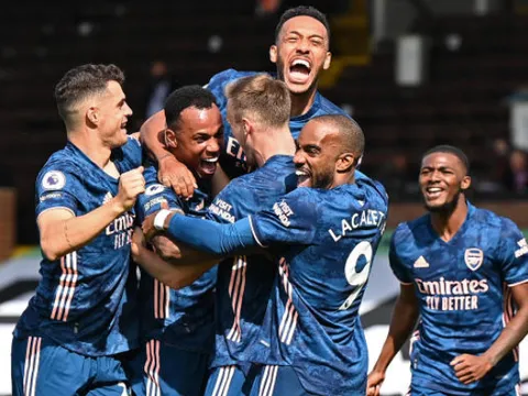 Willian ra mắt rực rỡ, Arsenal đại thắng Fulham trong trận khai màn NHA