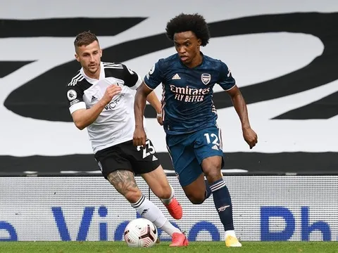 Bị chỉ trích thậm tệ, 'người thừa' vẫn quyết không buông Arsenal