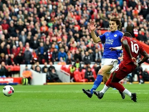 Carragher: 'Cậu ta quá lỗi lạc. Một cỗ máy'
