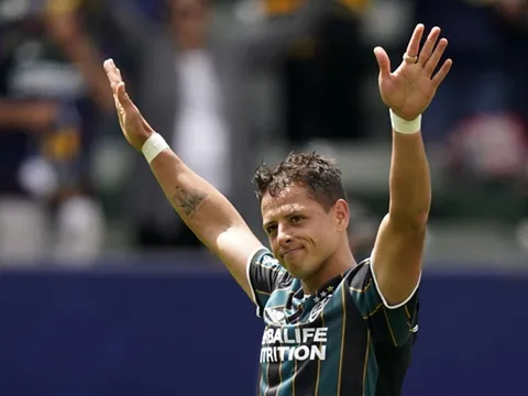 World Cup xa vời với Chicharito